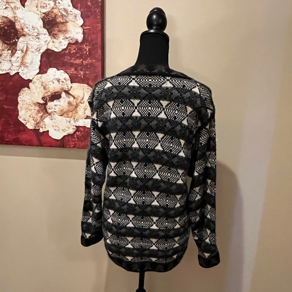 Peruvian Link Alpaca Cardigan Sweater
in Black & Stone, size XL - Picture 3 of 6